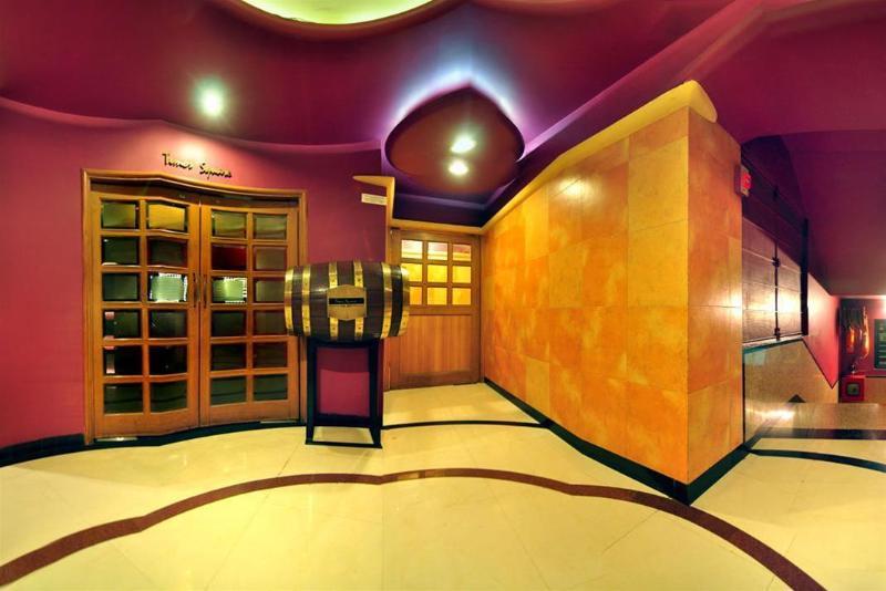 Infiniti Hotel And Spa Indore Dış mekan fotoğraf